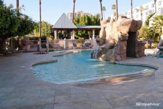 פיניקס Midtown Garden Hotel מראה חיצוני תמונה